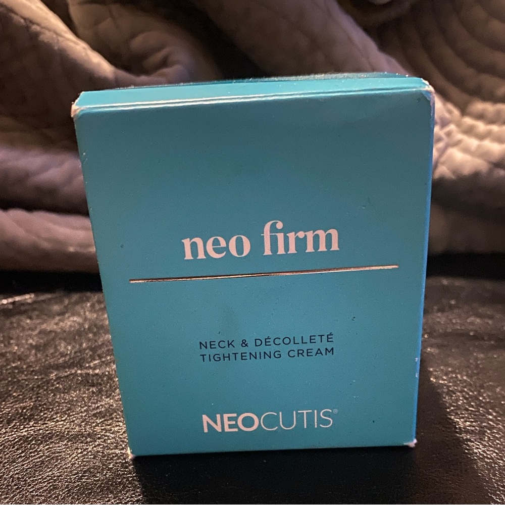 NeoCutis Neo firm Neck